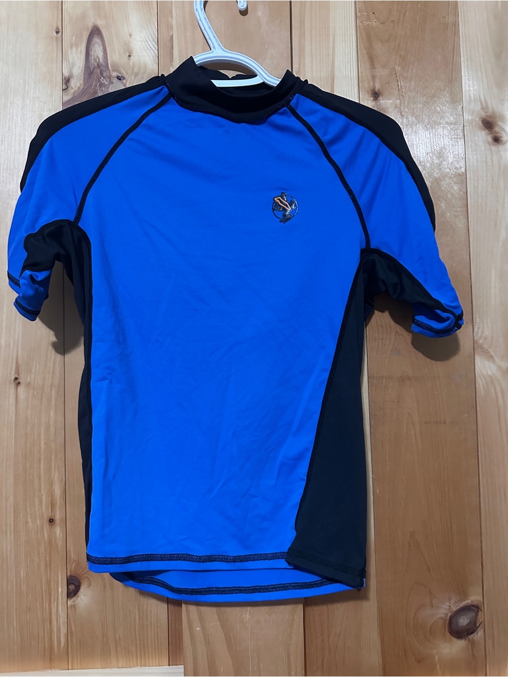 AKONA Adventure Gear Short Sleeve Rashguard Blue Black Size Medium